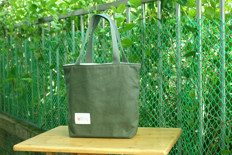 Macaron Tote Bag Medium Army Green - กระเป๋าถือ - ผ้าฝ้าย/ผ้าลินิน สีเขียว