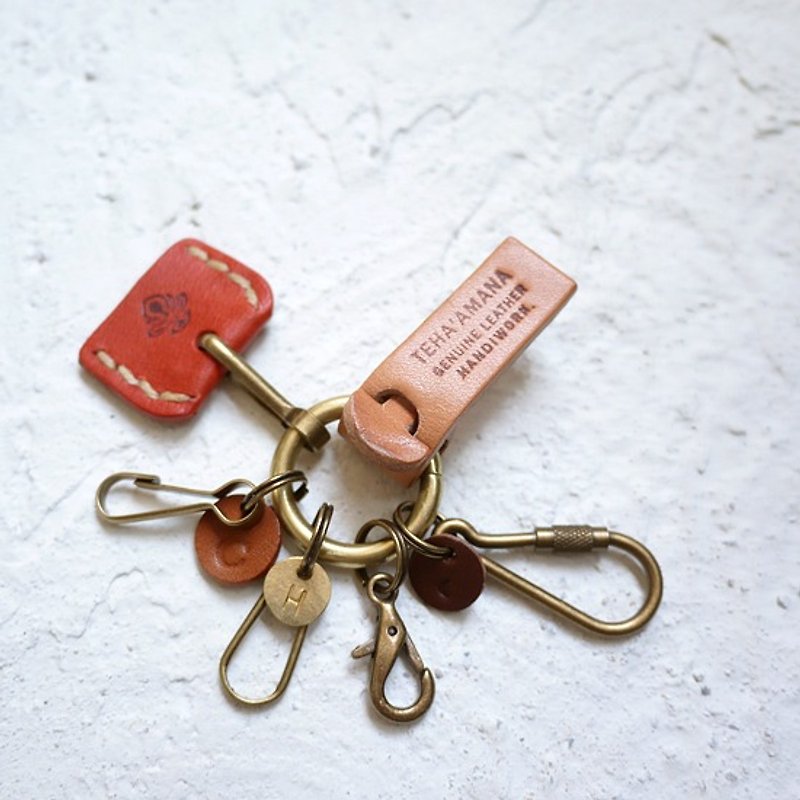 Japanese handmade simple ring key ring Made in Japan by TEHA'AMANA - Keychains - Other Metals Red