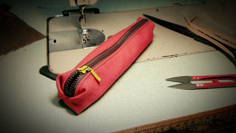 Sienna大人的瘦筆袋~ - 鉛筆盒/筆袋 - 其他材質 紅色
