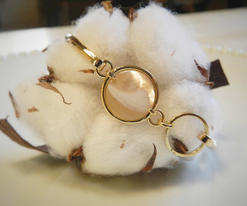 the st. [gift] cream shell texture unilateral a snap bracelet - Bracelets - Gemstone Gold