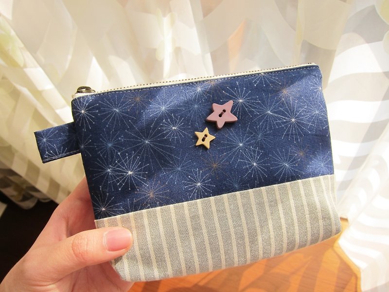 Fireworks * Star-purpose zipper bag stitching - กระเป๋าเครื่องสำอาง - วัสดุอื่นๆ สีน้ำเงิน