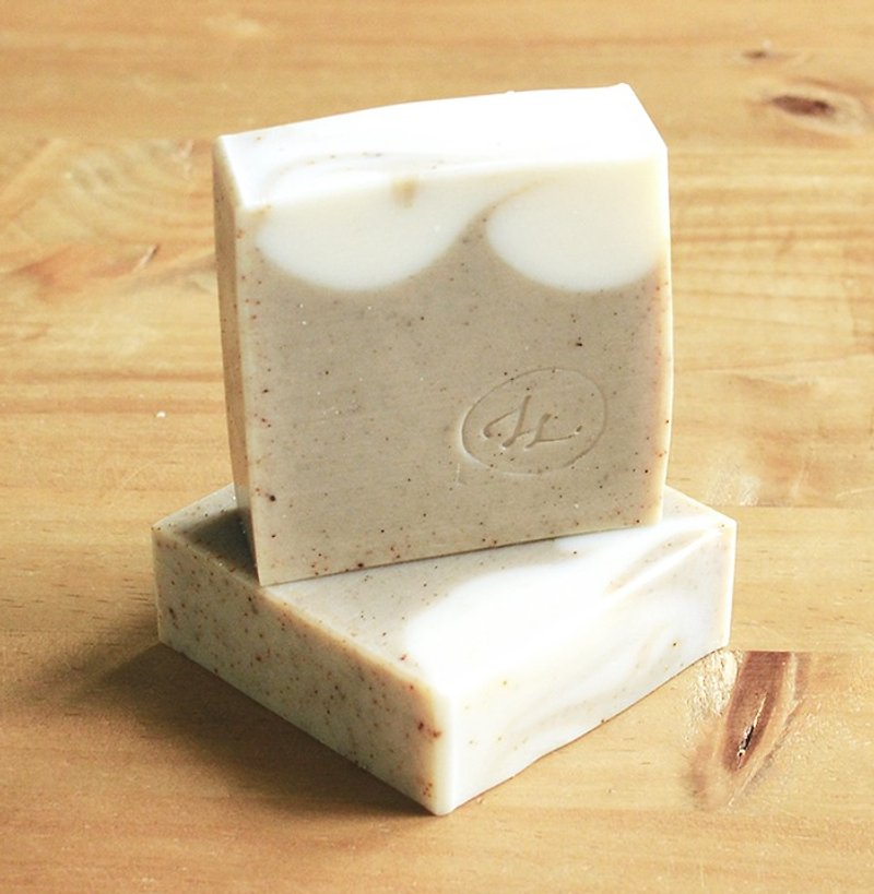 Detox Oolong Tea artisan soap | Natural soap, Cold process soap, Tea soap - สบู่ - พืช/ดอกไม้ สีกากี