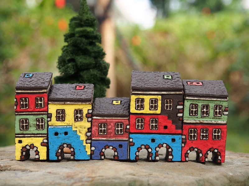 [彩绘村Colorful Village] Hand-painted fairy tale pottery house-5 pieces of red and white arches purchase - ของวางตกแต่ง - วัสดุอื่นๆ 