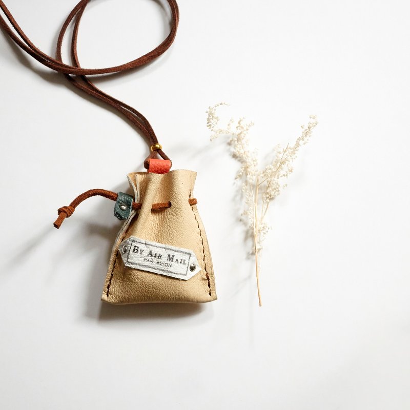 Hand beam port light brown leather necklace small bag length - สร้อยคอ - หนังแท้ สีกากี