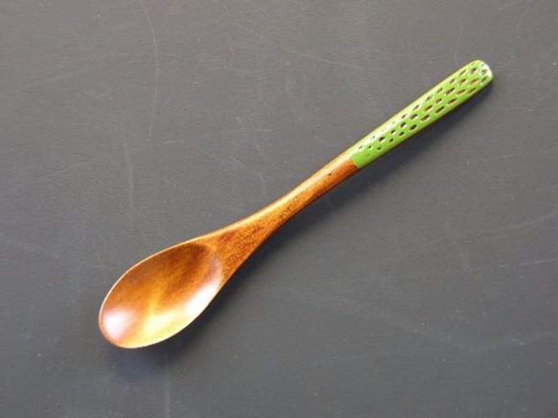 Lacquer tea spoon dotted design yellow-green - ช้อนส้อม - ไม้ สีเขียว
