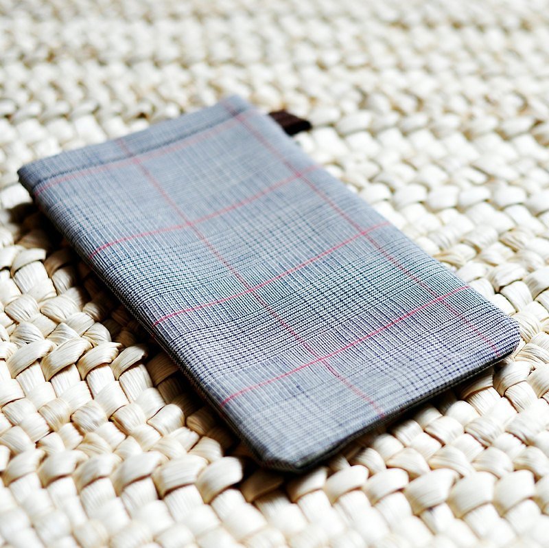 Paralife カスタムメイドのグレーの市松模様の手作り携帯電話ケースは、さらにパーソナライズされた名前を刺繍できます。 - スマホケース - コットン・麻 グレー