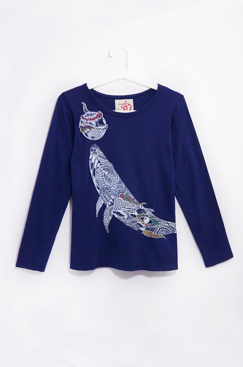 Feel fresh cotton long-sleeved shirt / travel T- whale diving out of the water (ocean blue) - Women's Tops - Cotton & Hemp Blue
