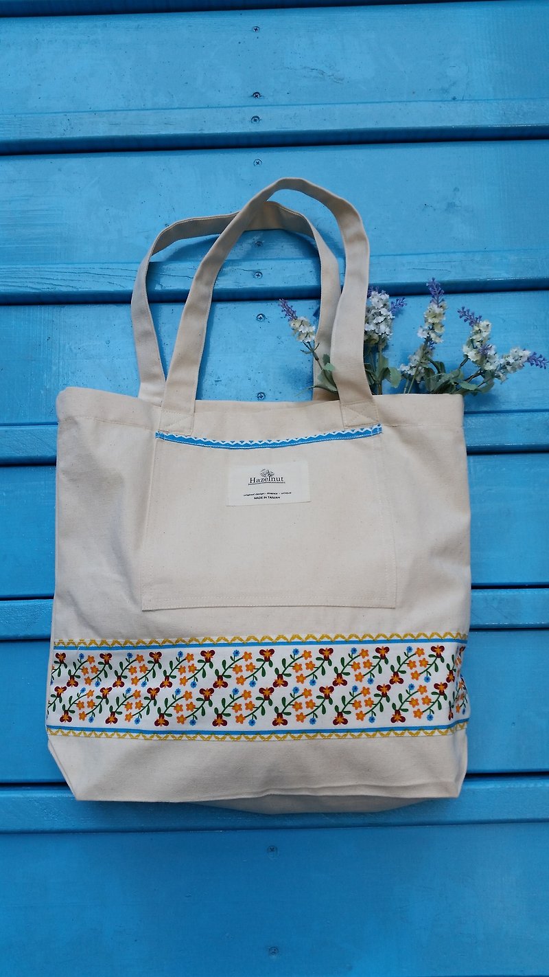 Nordic fresh flower pattern bag / handbag / shoulder bag / cotton canvas / handmade / occupied / gifts / birthday gift - กระเป๋าแมสเซนเจอร์ - วัสดุอื่นๆ ขาว