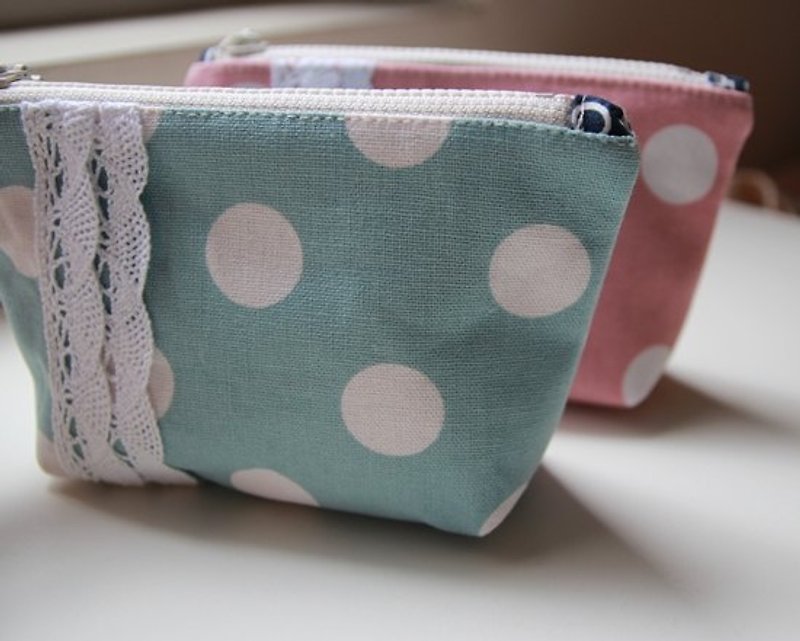 Cotton Fabric: Toiletry Bag, Makeup Pouch, Zipper Cosmetic Pouch, Cosmetic Bag, Tiffany Blue Spot, White lace - กระเป๋าใส่เหรียญ - วัสดุอื่นๆ สีน้ำเงิน