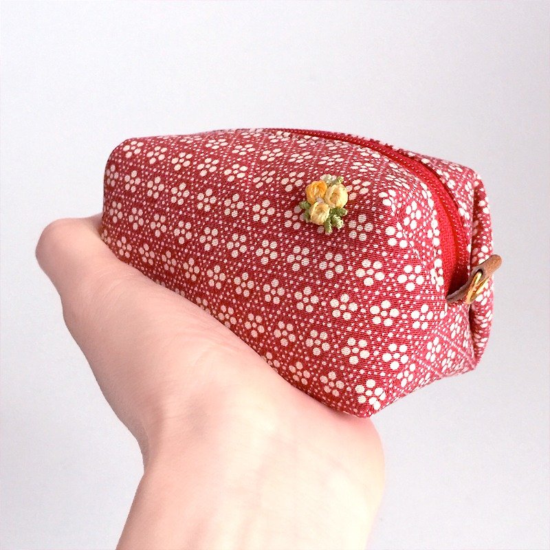 Pouch with Japanese traditional pattern, Kimono "Small" - Toiletry Bags & Pouches - Other Materials Red