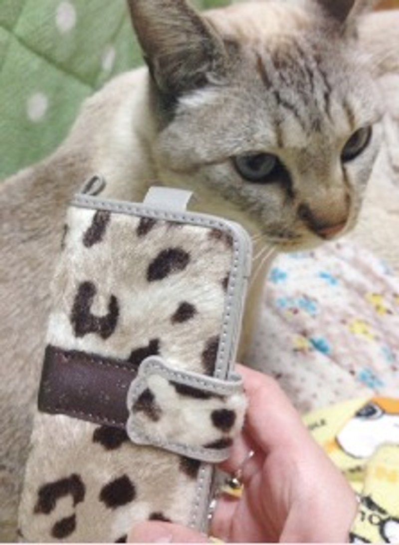 日本製iPhoneSE/ 5s/5c/5 手帳式保護套-含可愛的貓尾巴螢幕清潔吊飾! - 證件套/識別證套 - 其他材質 卡其色