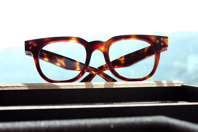 復古方型眼鏡框 首辦 文青首選 傳統七枚蝶番鉸鏈 日本頂級板材 日本手造 日本手做 限量款, 日本IOFT國際眼鏡展得獎品牌, Handmade in Japan Square Rectangle eyeglasses frame eyewear - 眼鏡/眼鏡框 - 其他材質 