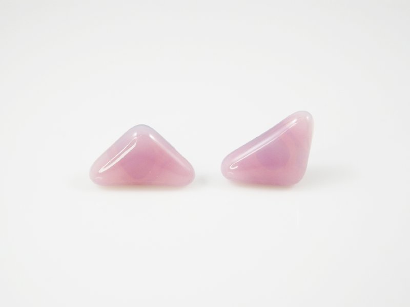 三角型手工琉璃耳環-淺粉紅 - 耳環/耳夾 - 玻璃 粉紅色
