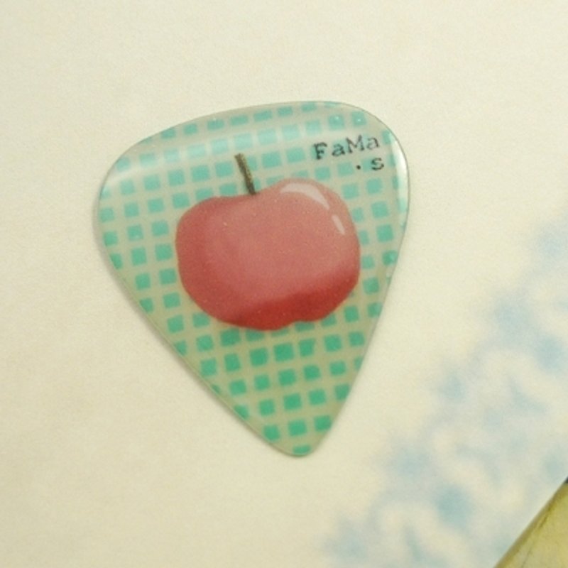 FaMa‧s Pick guitar shrapnel - The health of Apple - Necklaces - Plastic Red