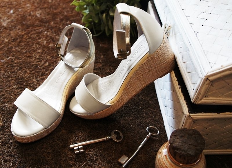 White full leather wedge sandals (Pre) - รองเท้าลำลองผู้หญิง - หนังแท้ 