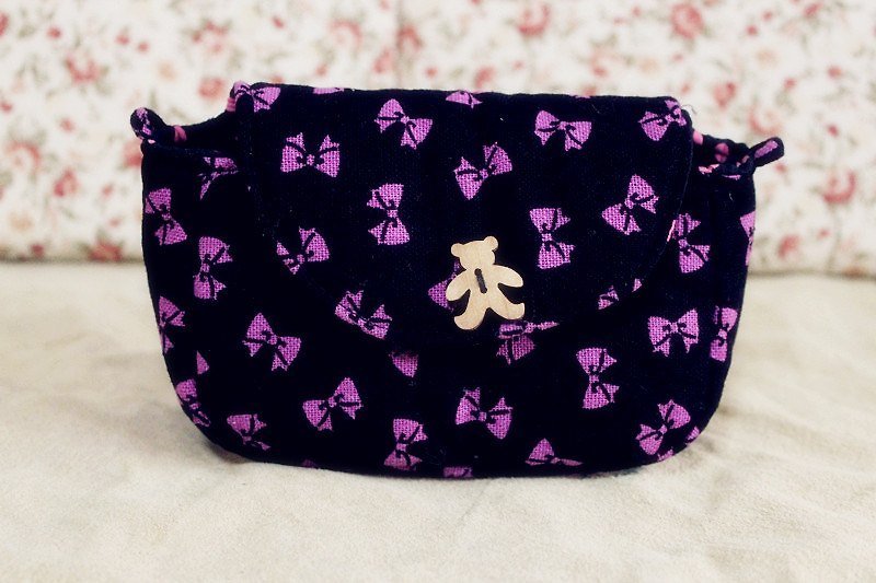 Compact camera bag - purple bow - กระเป๋ากล้อง - ผ้าฝ้าย/ผ้าลินิน สีดำ