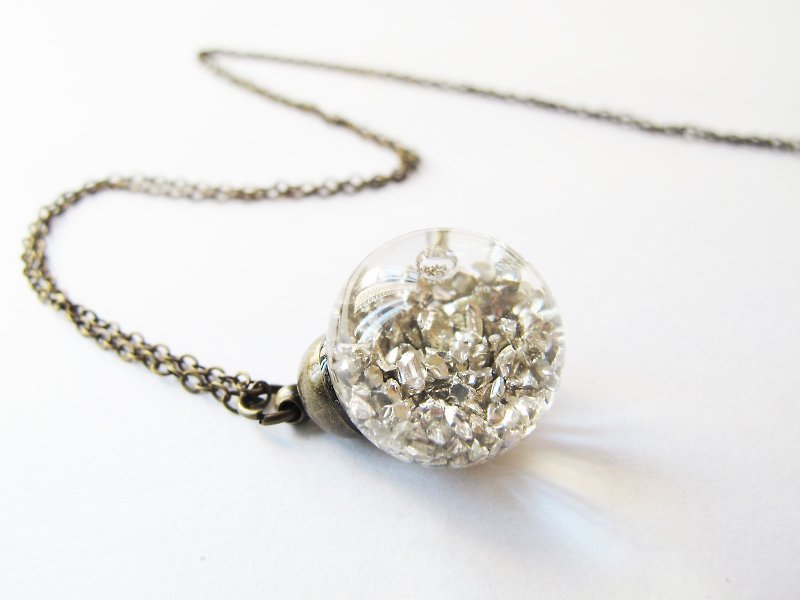 * Rosy Garden * Silver planet rocks flowing in water inside glass ball necklace - Chokers - Glass Gray