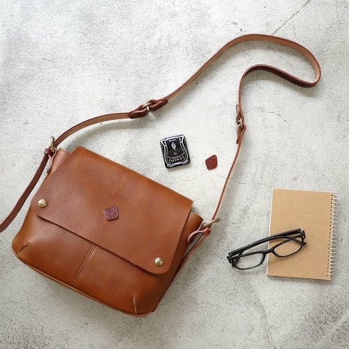 美品✨CLEDRAN ショルダーバッグ バケツ型 オールレザー クロスボディ 美品✨CLEDRAN ショルダーバッグ バケツ型 オールレザー クロス
