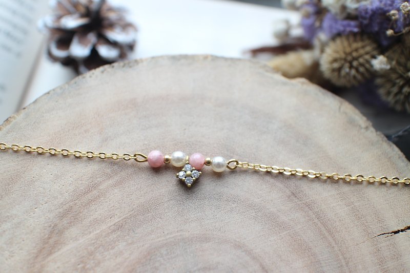 Pink lady~Natural stones/ shell/ brass handmade bracelet - สร้อยข้อมือ - โลหะ 