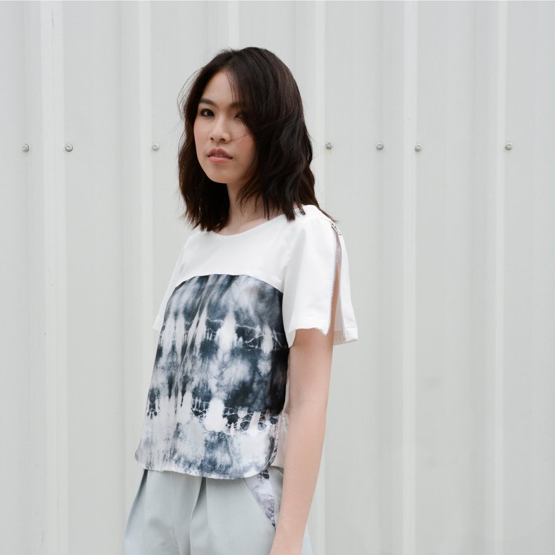 白色紮染上衣（White Zipper Short Sleeves）(Size S 34") - 女上衣/長袖上衣 - 其他材質 白色