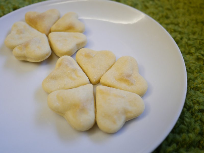 San Mao baking Square natural pet biscuits - 100 grams of natural bean dregs small love cake - ขนมคบเคี้ยว - อาหารสด 