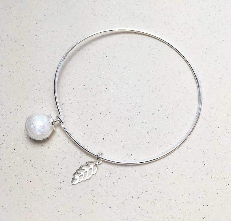 Sequin △ fine glass beads bright Silver bracelet - pure girl (Detachable bracelet pendant) - Bracelets - Other Metals White