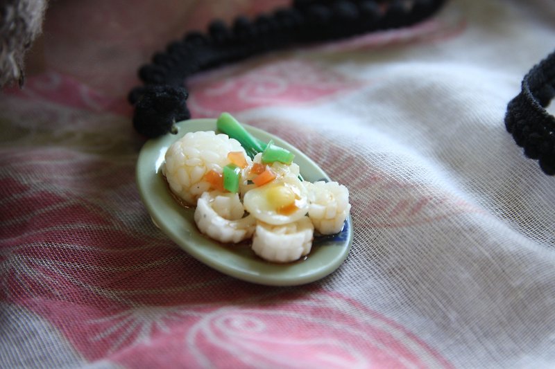 Dinner once friends ~ mini squid fried rice Necklace - สร้อยคอ - วัสดุอื่นๆ ขาว