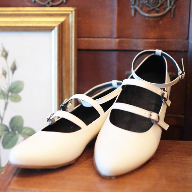 GT Multi strap flat shoes (Cream) - รองเท้าลำลองผู้หญิง - หนังแท้ ขาว