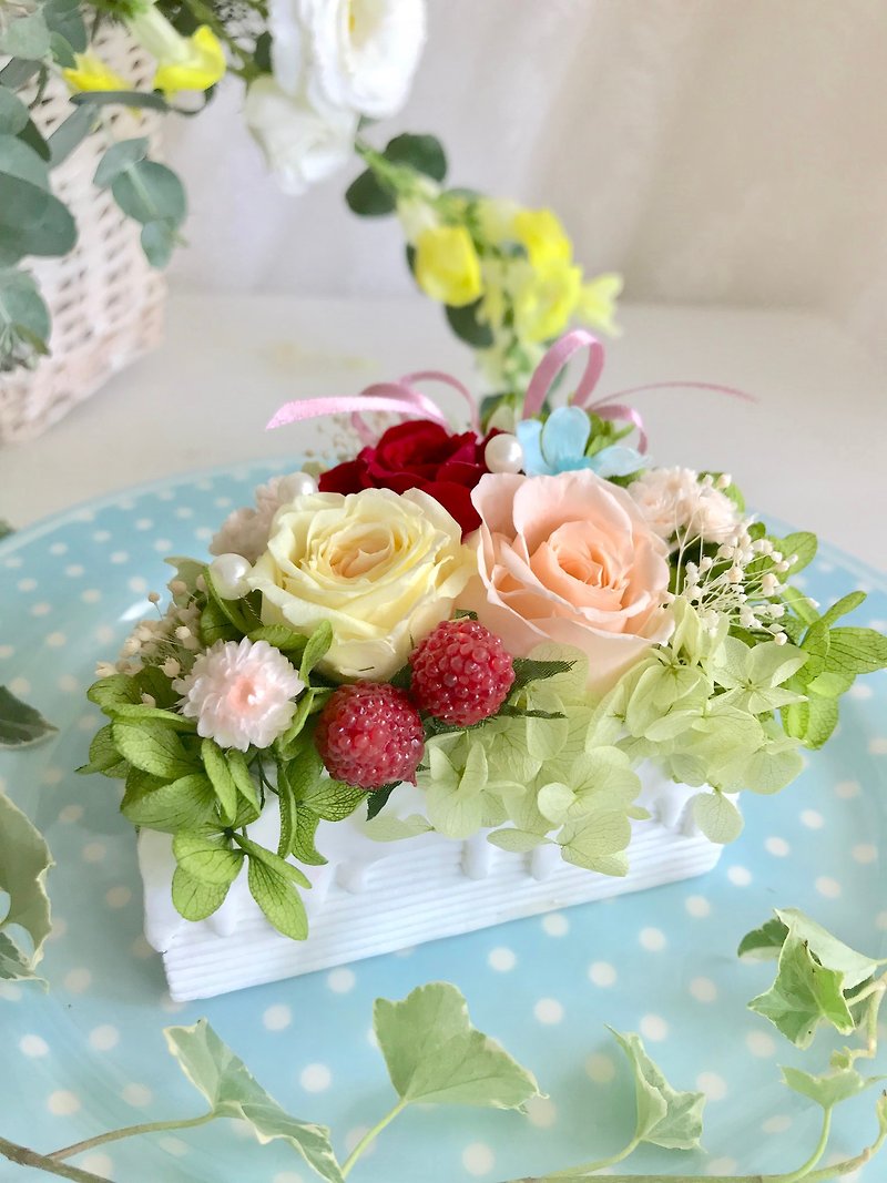 Masako  奶油草莓蛋糕  永生花  禮物  花禮 - 植栽/盆栽 - 其他材質 粉紅色