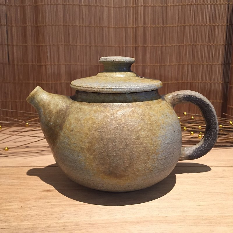 Firewood big teapot Wuqing Heng teacher works - ถ้วย - วัสดุอื่นๆ 