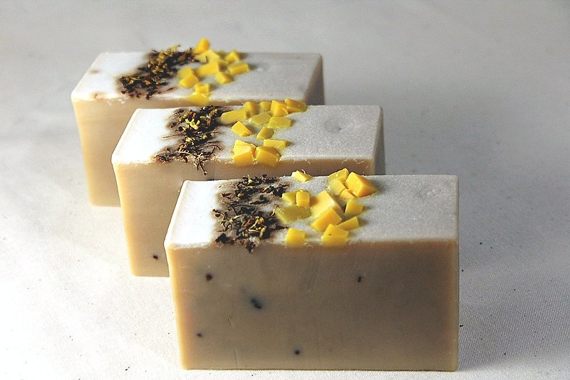 Osmanthus Hand-made Soap - ผลิตภัณฑ์ล้างมือ - พืช/ดอกไม้ สีนำ้ตาล