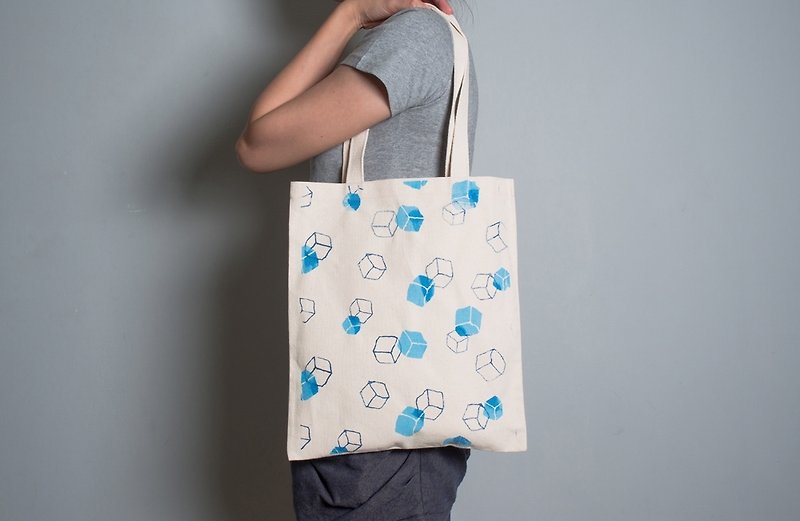 Hand-painted hand-printed cloth bag [Ice cube] Single-sided / double-sided portable / shoulder - กระเป๋าแมสเซนเจอร์ - ผ้าฝ้าย/ผ้าลินิน สีน้ำเงิน