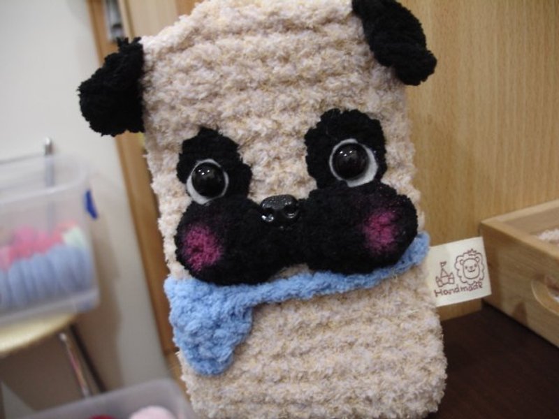 Pugs-knitted yarn mobile phone bag mobile phone bag iphone Samsung Xiaomi - เคส/ซองมือถือ - วัสดุอื่นๆ สีนำ้ตาล