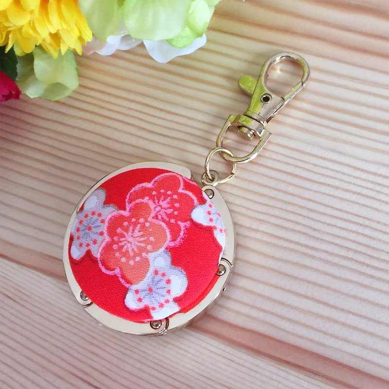 Bag hanger with Japanese Traditional Pattern, Kimono - Charms - Other Metals Red