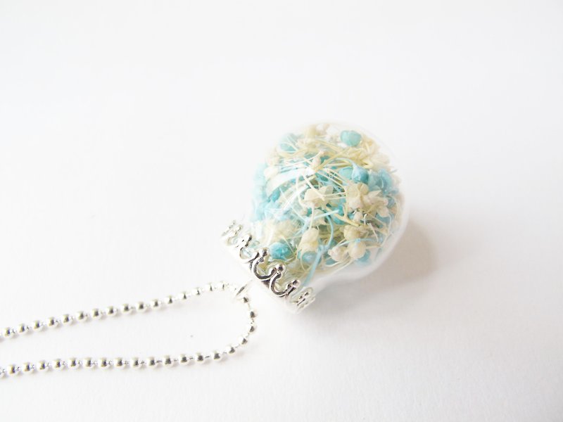 Dried Baby Blue and white color babys breath glass ball necklace - Chokers - Glass Blue