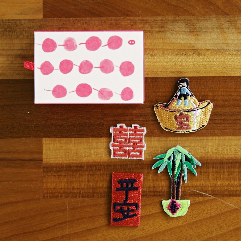 Mushroom Mogu / Embroidery Group / Taiwan 100 View box on the 3rd - เข็มกลัด - วัสดุอื่นๆ หลากหลายสี