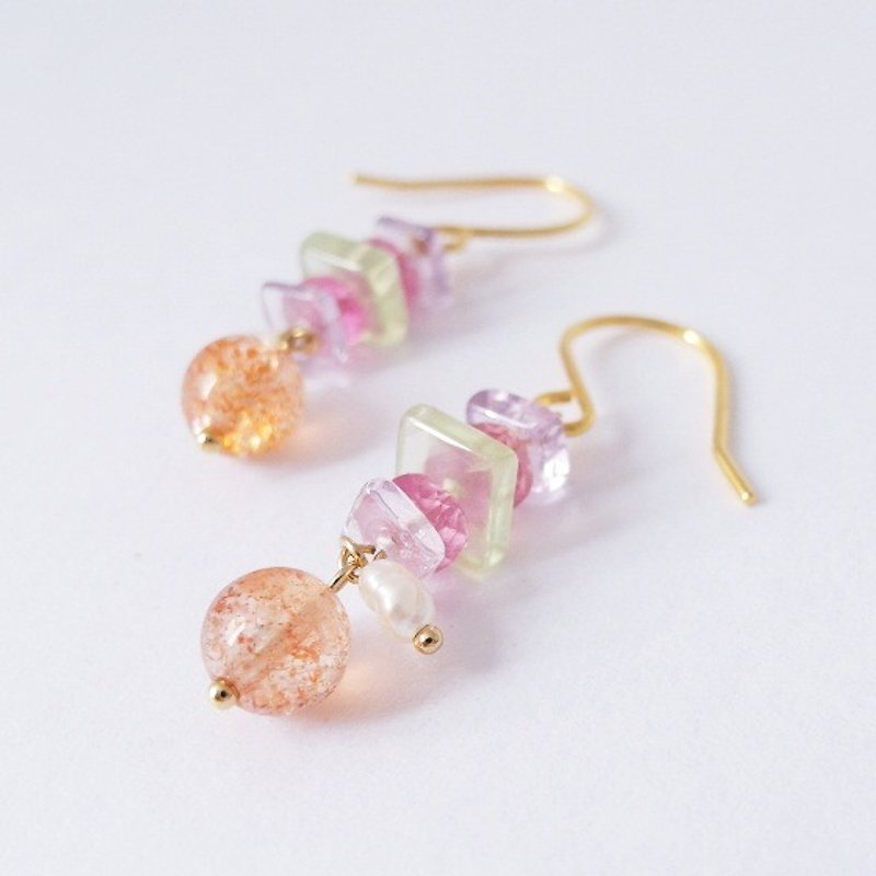 Natural Strawberry Crystal Gem Earrings Wild Customize Gift Natural Stone Jewelry 14K GF Crystal - ต่างหู - เครื่องเพชรพลอย หลากหลายสี