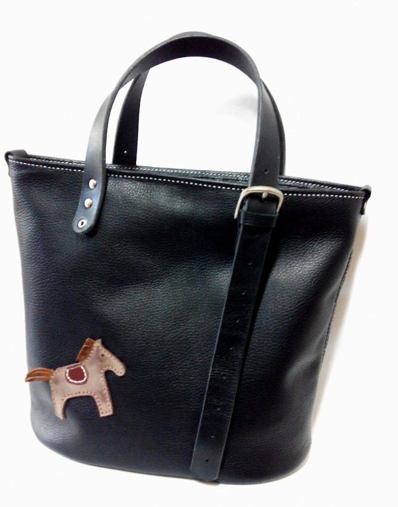 Pony ~ portable / shoulder bag - กระเป๋าแมสเซนเจอร์ - หนังแท้ สีดำ