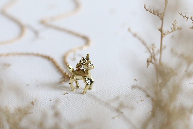Small deer pendant necklace by linen. - 項鍊 - 銅/黃銅 