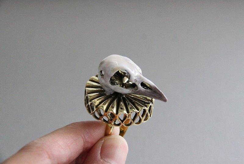 Lord Crow in color Finished with Golden Collar / Jewelry / Adjustable Ring - General Rings - Other Metals Gold