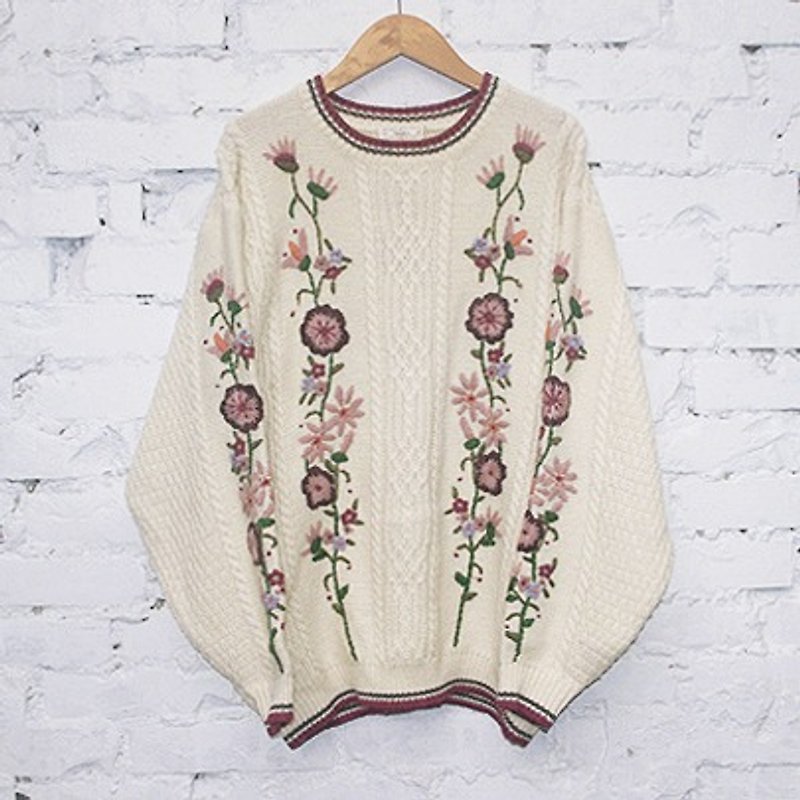 Knit sweater embroidered flowers - Women's Sweaters - Other Materials White