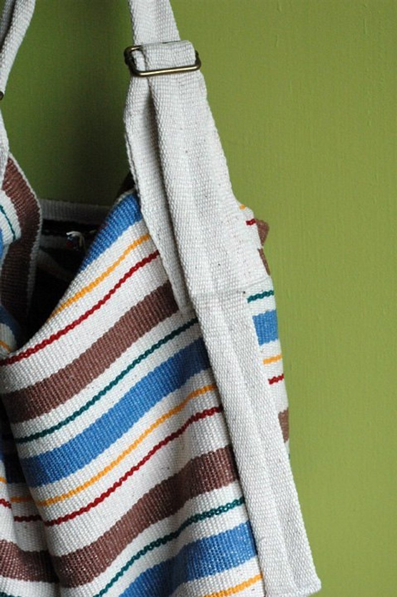 純棉手織包-Drawstring bag 水桶包-彩 - กระเป๋าแมสเซนเจอร์ - ผ้าฝ้าย/ผ้าลินิน 