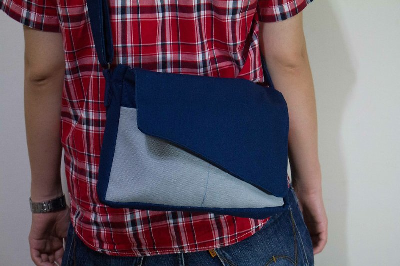 幾何書包（藏青佐灰） - Messenger Bags & Sling Bags - Other Materials Blue