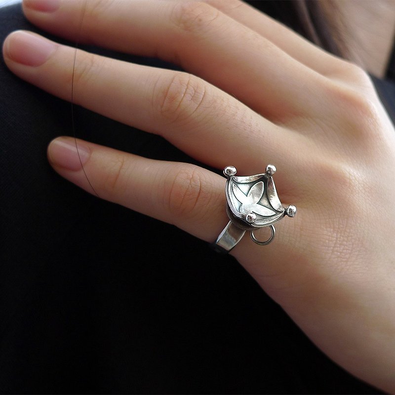 Corolla - Handmade sterling silver ring/Handmade poems HANDICRAFT POEMS, love yourself and be happy! - แหวนทั่วไป - เงินแท้ สีกากี