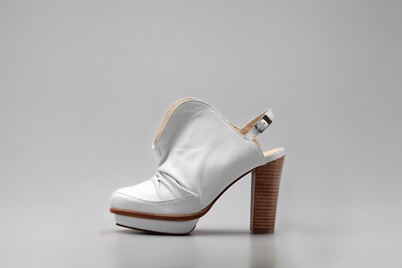ZOODY / eclosion / handmade shoes / high-heeled sandals / white - รองเท้ารัดส้น - หนังแท้ ขาว