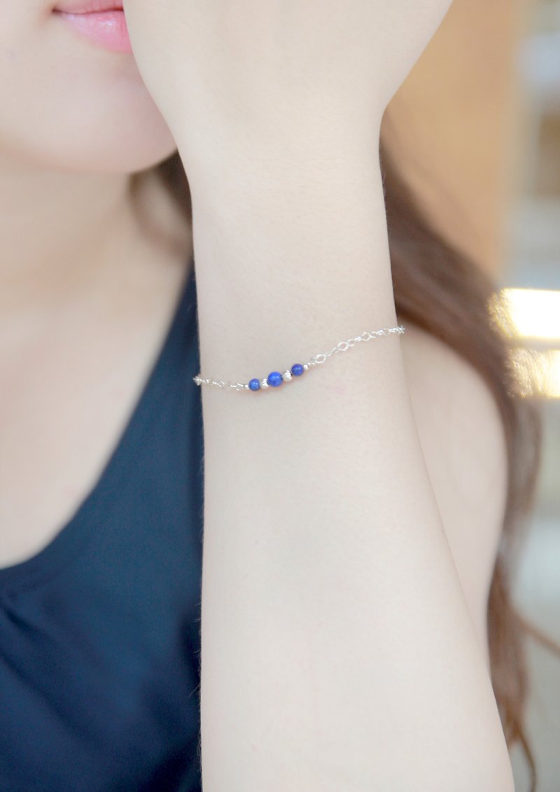 Handmade 925 sterling silver x natural Gemstone[lapis lazuli bracelet] temperament x simple = low-key gorgeous (exchange gifts for Christmas) - สร้อยข้อมือ - เครื่องเพชรพลอย สีน้ำเงิน