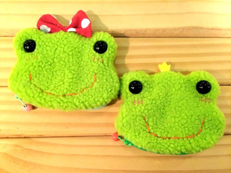 RABBIT LULU fluorescent green frog purse. Gift ideas pure hand-sewn market - Coin Purses - Cotton & Hemp Green