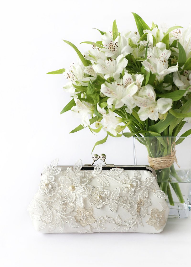 Bridal Clutch with Magnolia Flower Vine Lace in Ivory - Clutch Bags - Other Materials White