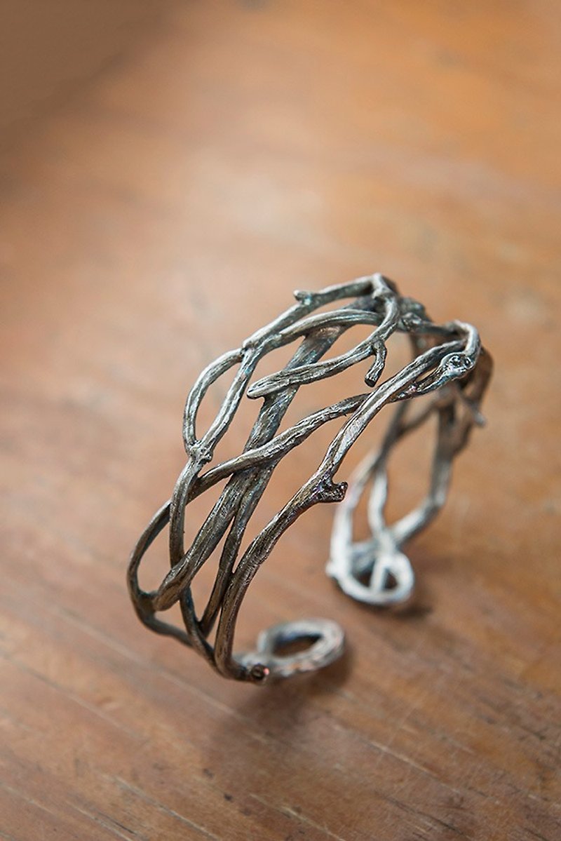 There is no spring twig vine bracelet / 925 silver / large size - Bracelets - Other Metals Gray