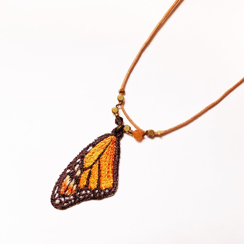 刺繡 蝴蝶 天然石蝶羽項鍊 / 帝王蝶 Monarch Butterfly - 項鍊 - 繡線 橘色